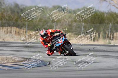 media/Dec-01-2025-Moto Forza (Mon) [[2daa91e15f]]/1-Advanced Group/Session 3 (Turn 3)/